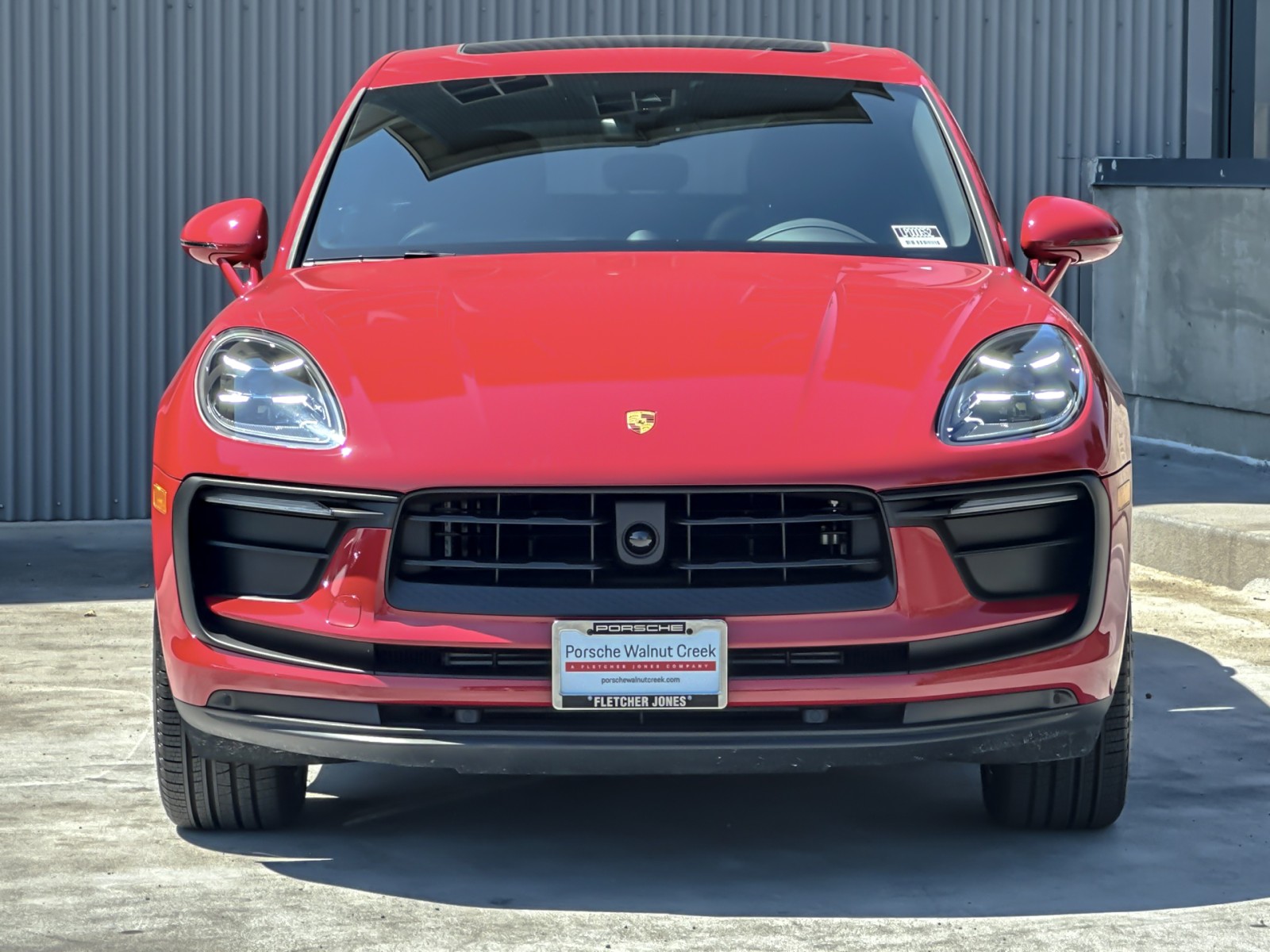 2025 Porsche Macan T photo 12