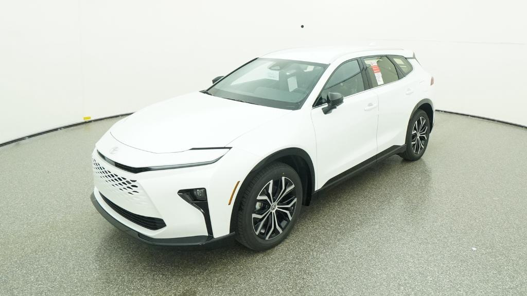 2025 Toyota Crown Signia XLE's photo