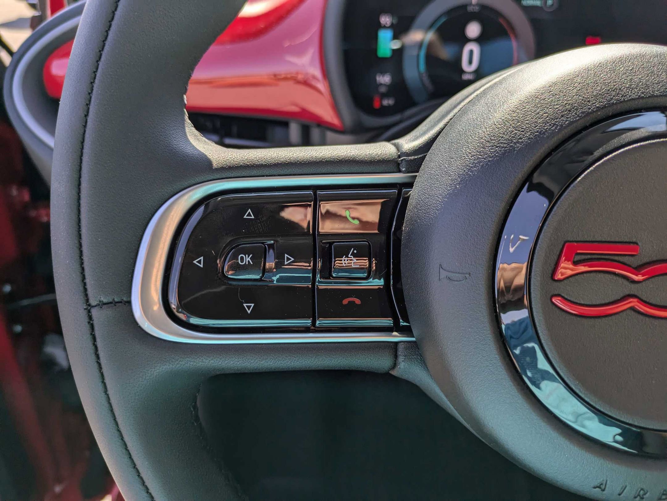 2024 Fiat 500e Red photo 29