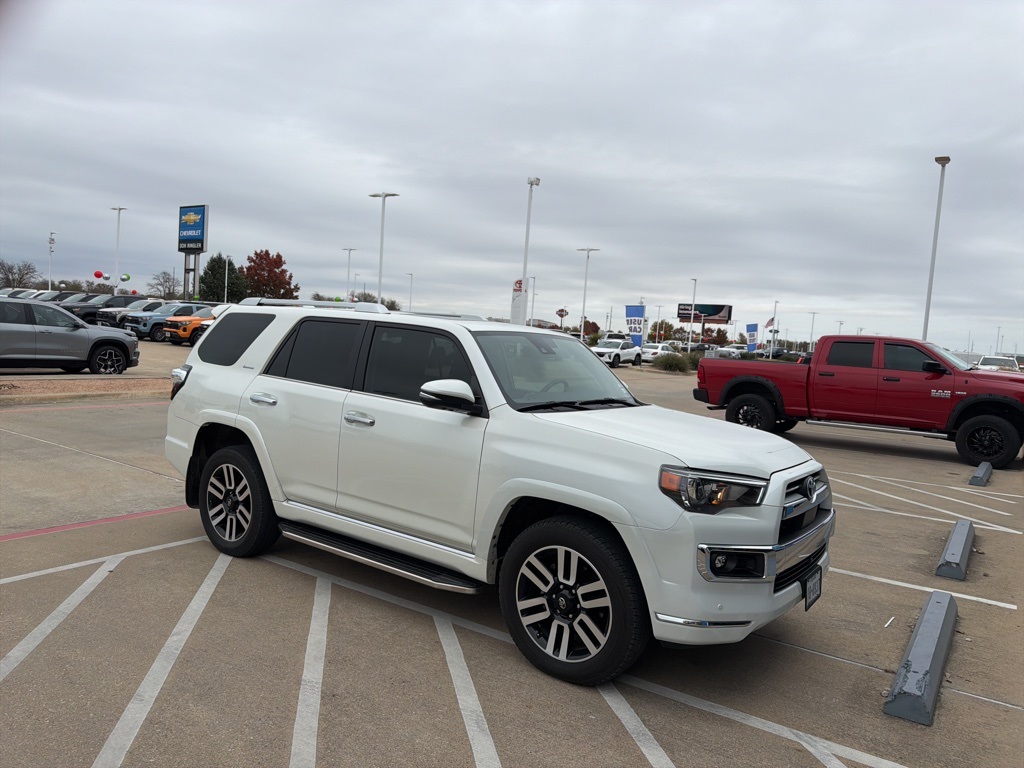 2022 Toyota 4Runner Limited's photo