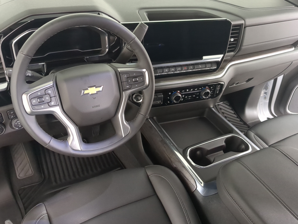 2025 Chevrolet Silverado 2500HD LTZ photo 16