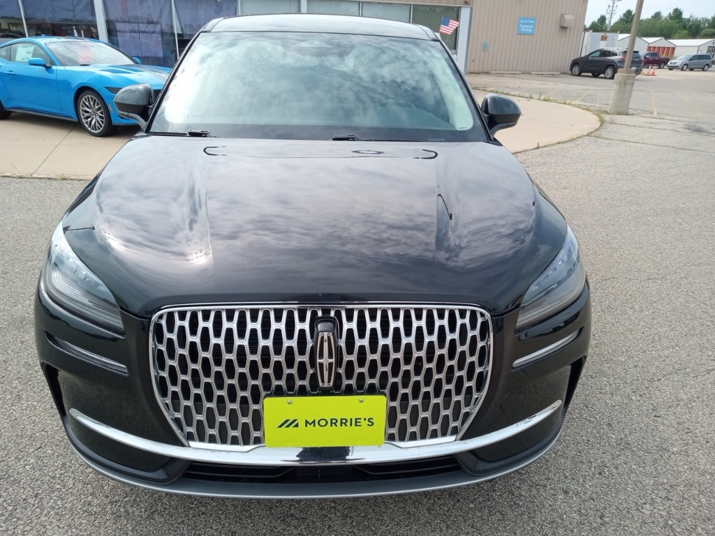 2023 Lincoln Corsair Standard photo 2