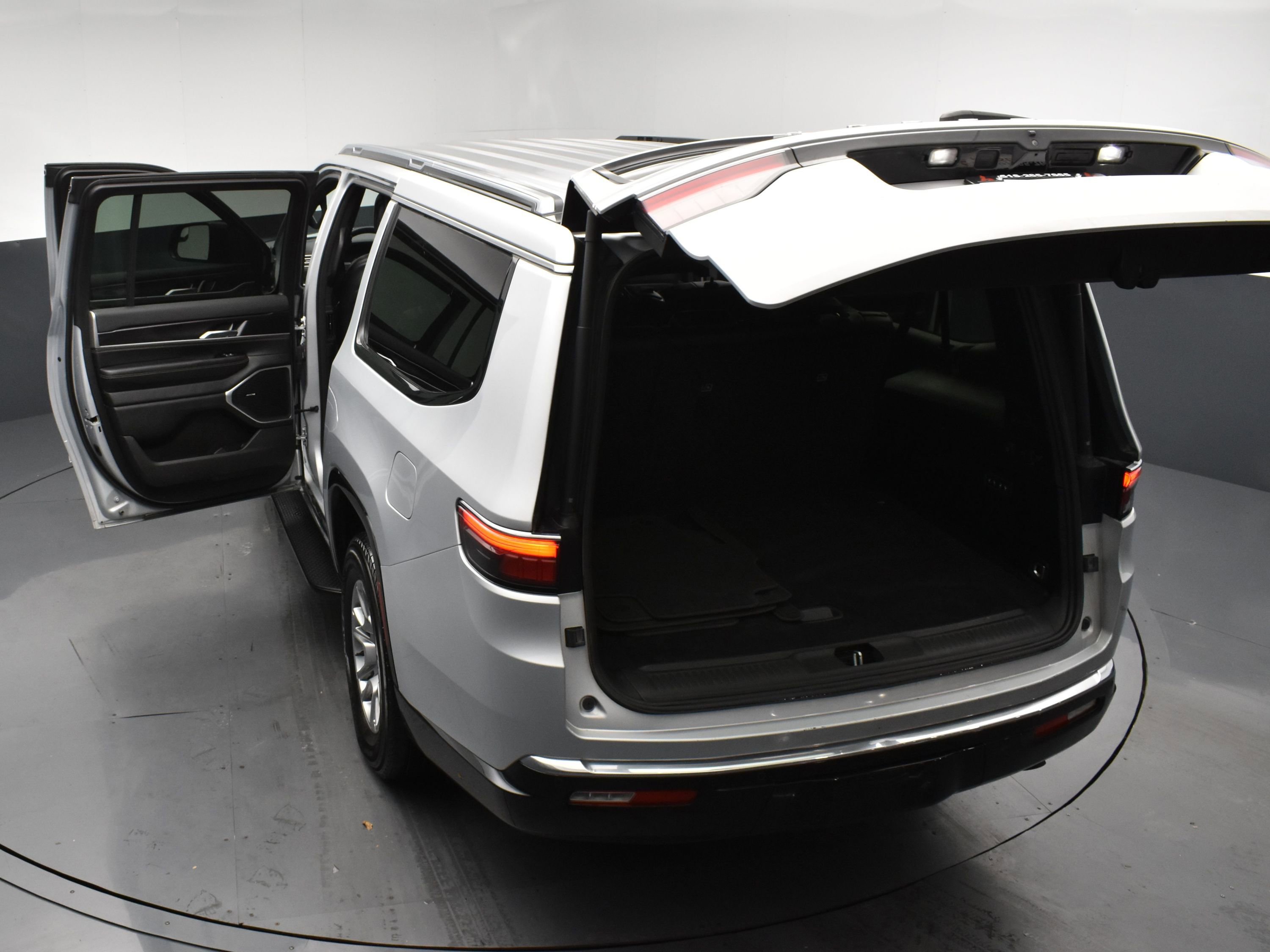 2024 Jeep Wagoneer L Base photo 27