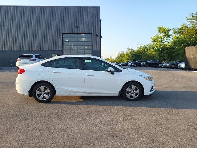 2018 Chevrolet Cruze LS photo 2