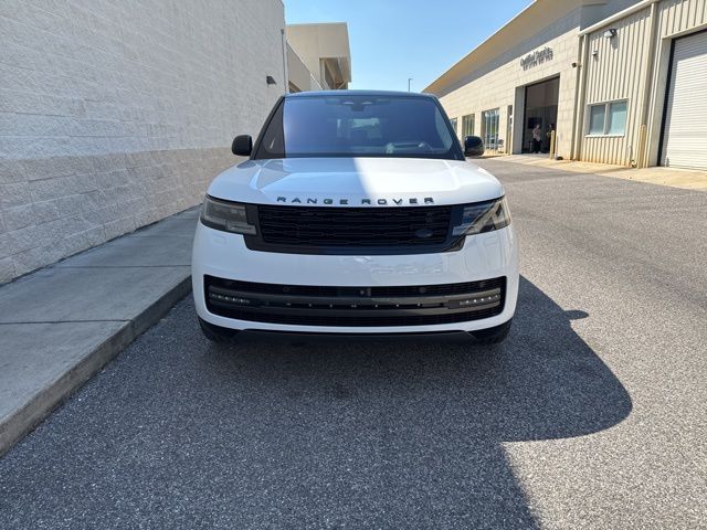 2023 Land Rover Range Rover SE photo 2