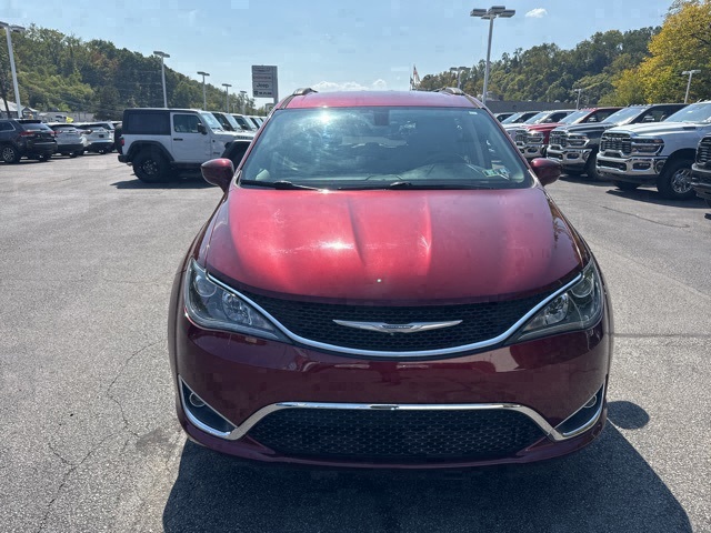 2017 Chrysler Pacifica Touring L photo 7