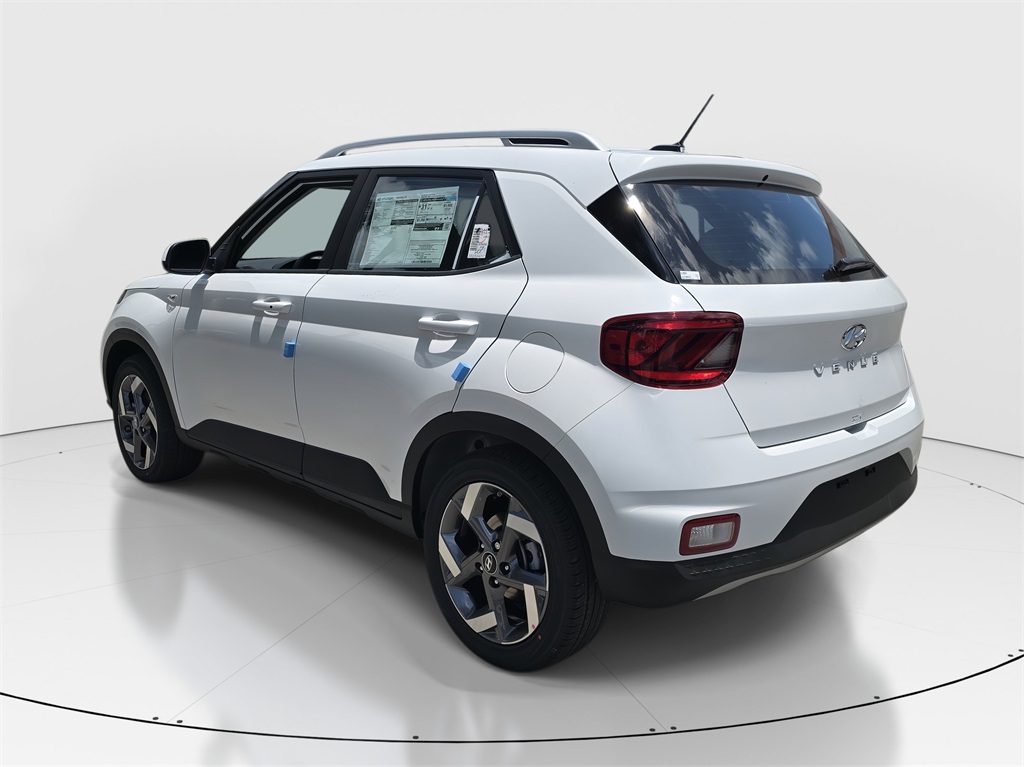 2026 Hyundai Venue SEL photo 4