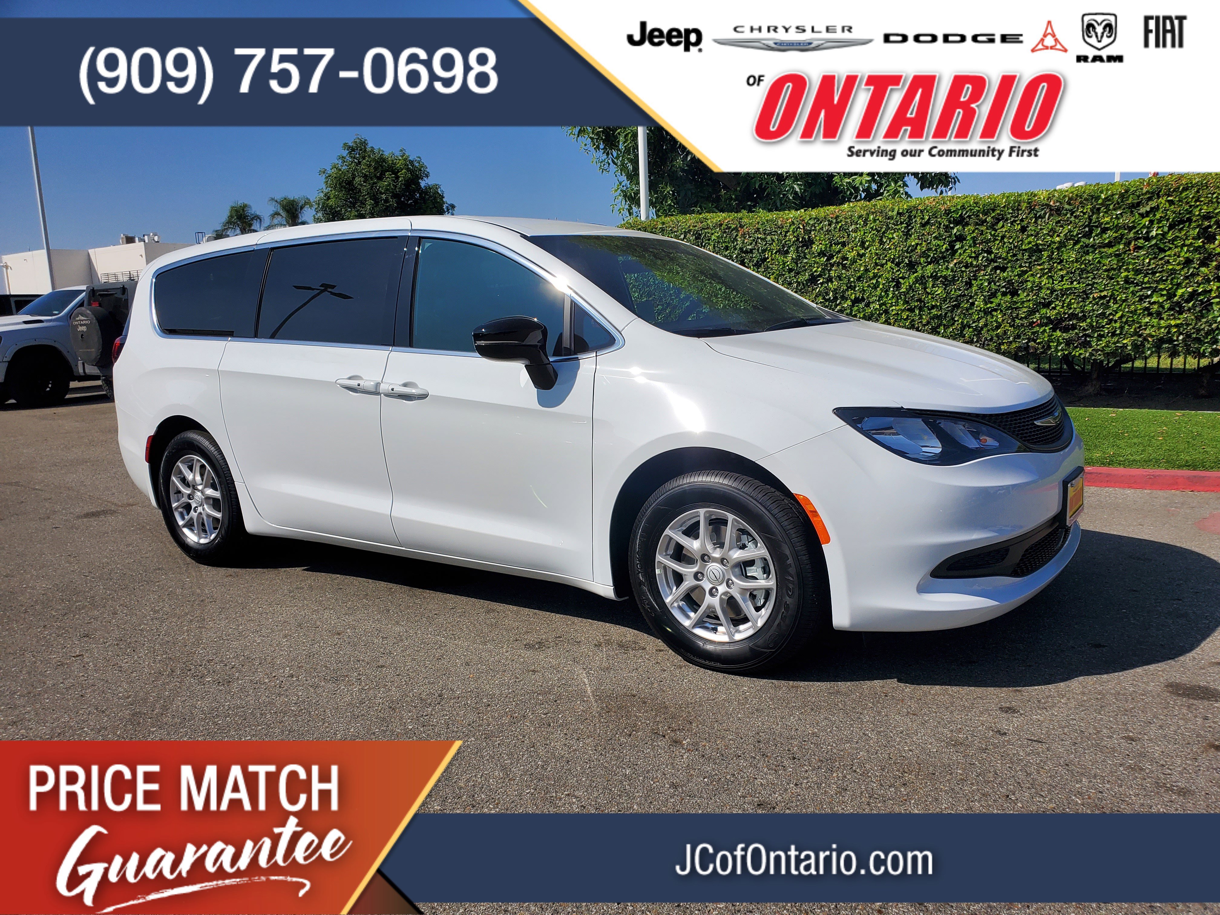 2026 Chrysler Voyager LX's photo