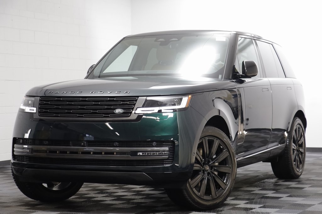 2026 Land Rover Range Rover SE's photo