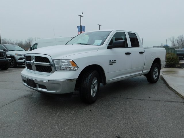 2024 Ram 1500 Classic SLT photo 3