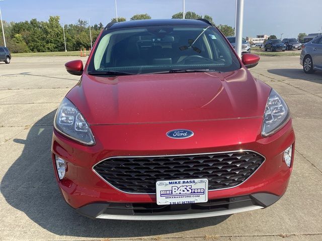 2020 Ford Escape Titanium photo 3