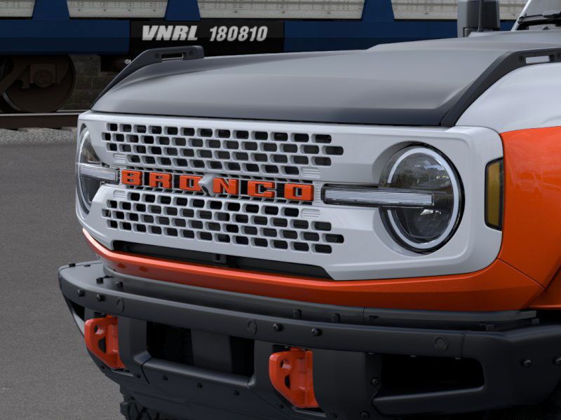 2025 Ford Bronco First Edition photo 16
