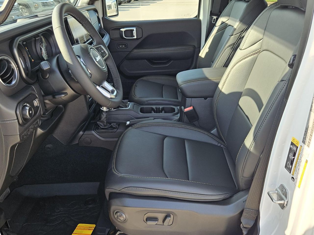 2025 Jeep Wrangler Sahara photo 9
