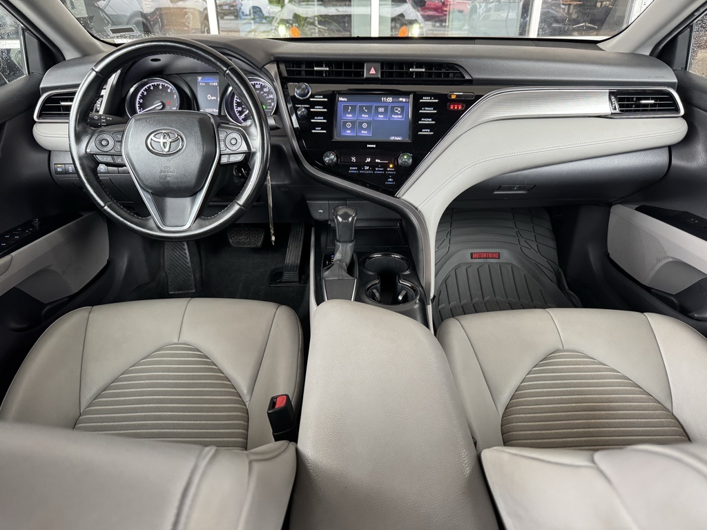 2020 Toyota Camry SE photo 19