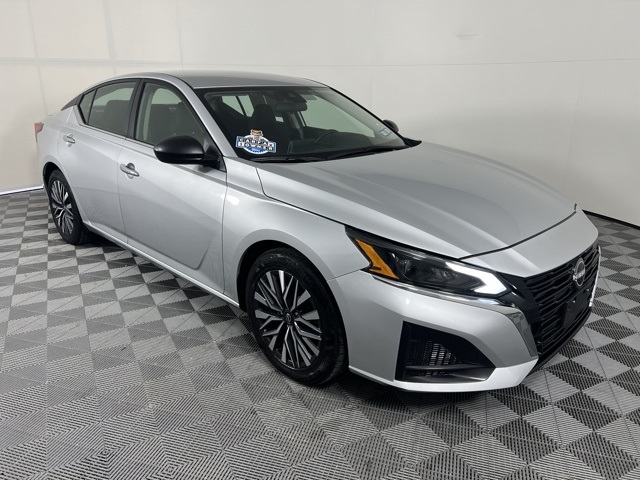 2024 Nissan Altima SV's photo