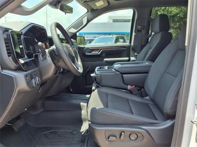 2025 Chevrolet Silverado 1500 LT photo 12