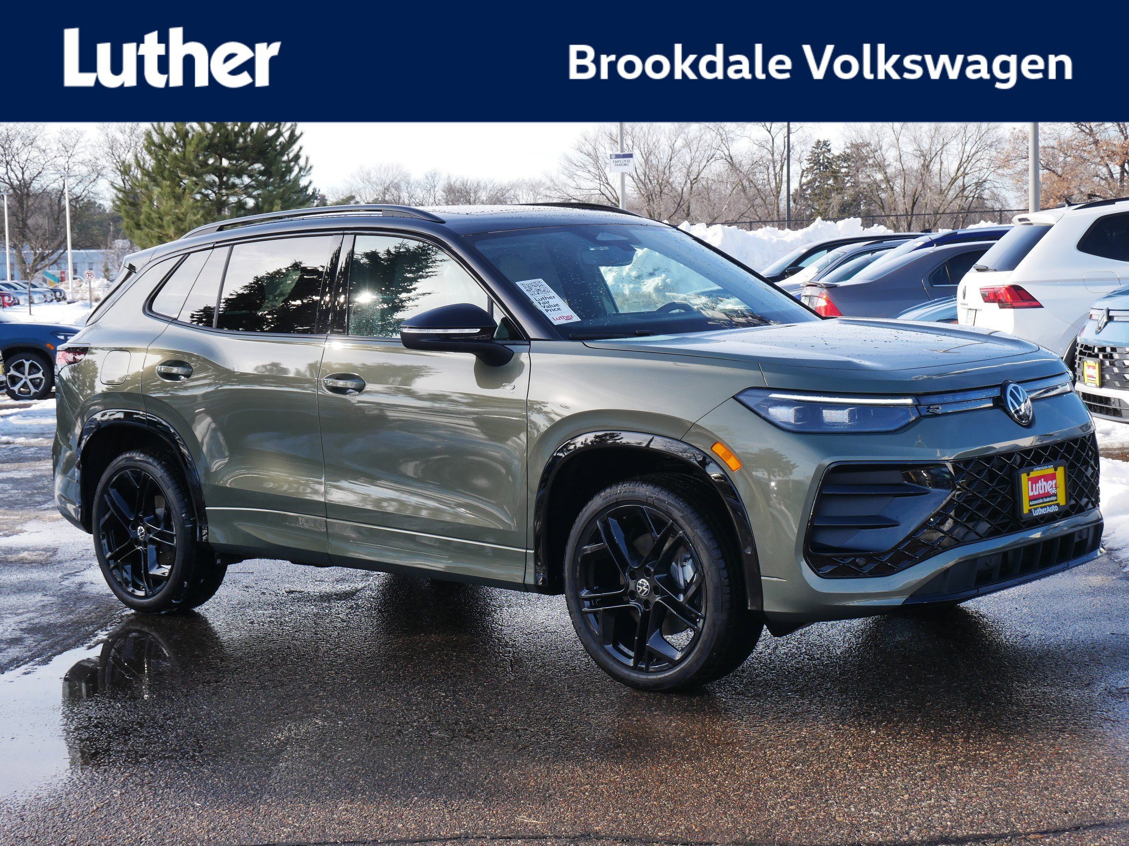 2026 Volkswagen Tiguan SE R-LINE BLACK's photo