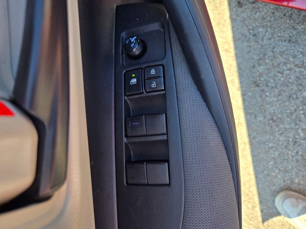 2022 Toyota Corolla LE photo 15