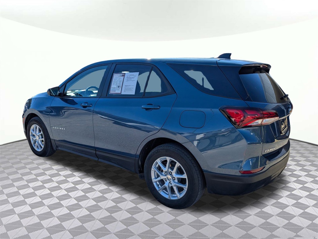 2024 Chevrolet Equinox LS photo 4