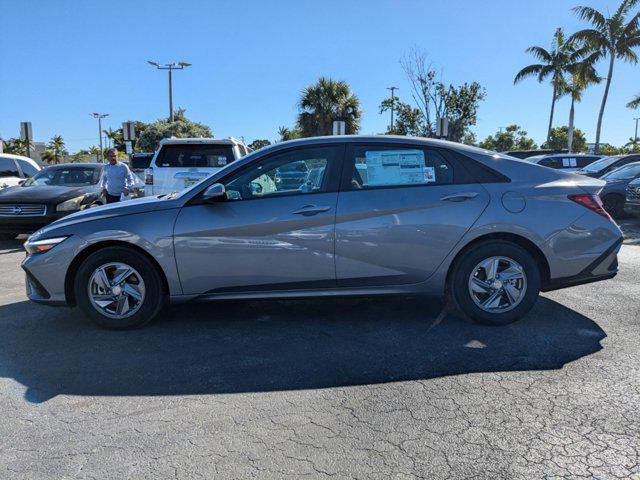 2025 Hyundai Elantra SE photo 7