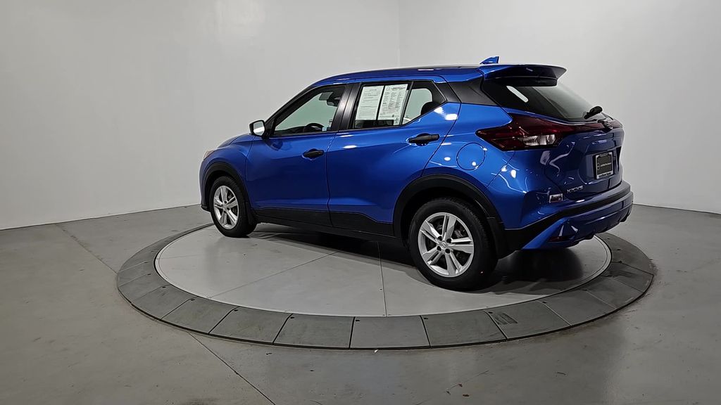 2021 Nissan Kicks S photo 3