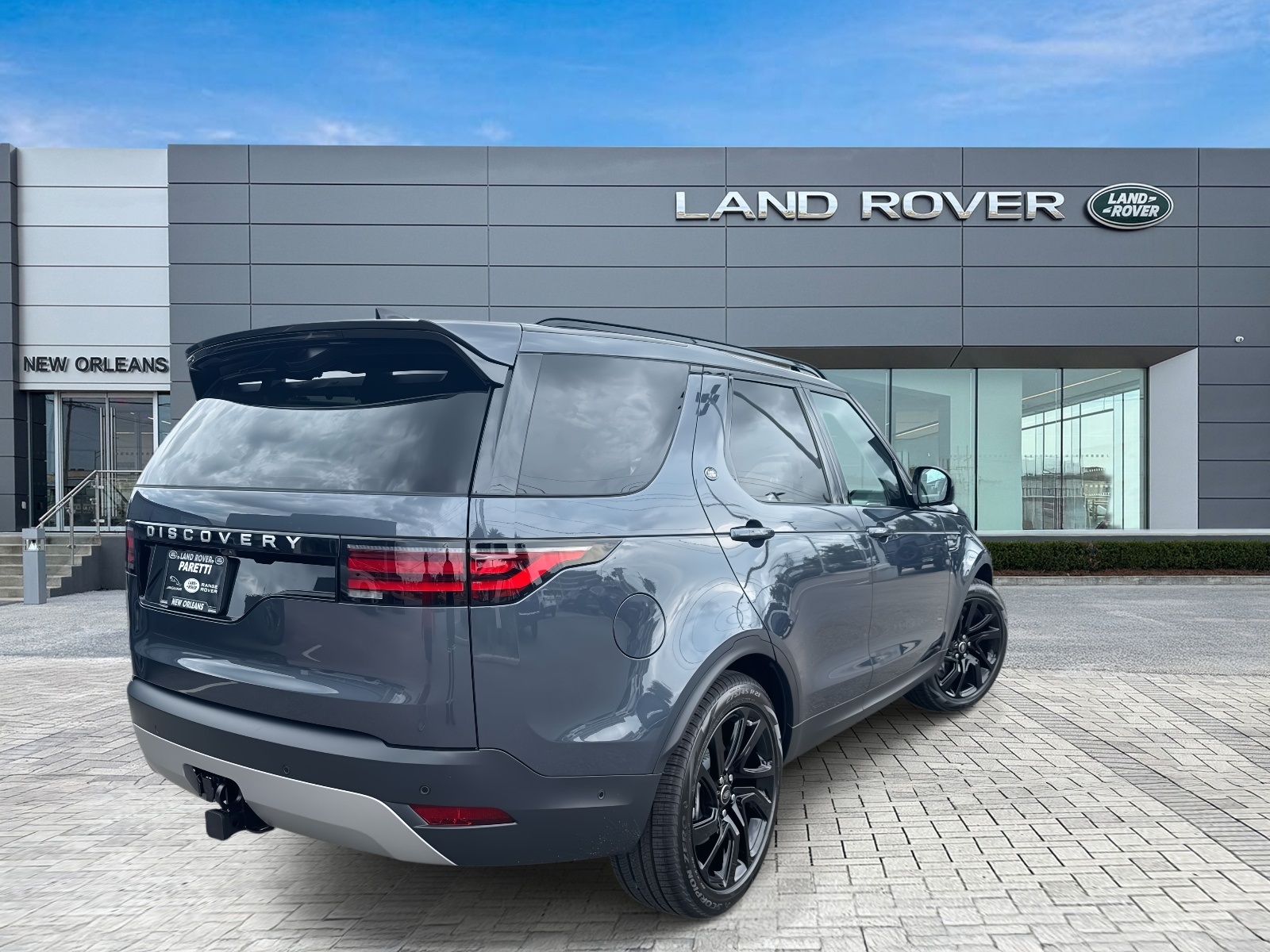 2025 Land Rover Discovery S photo 5