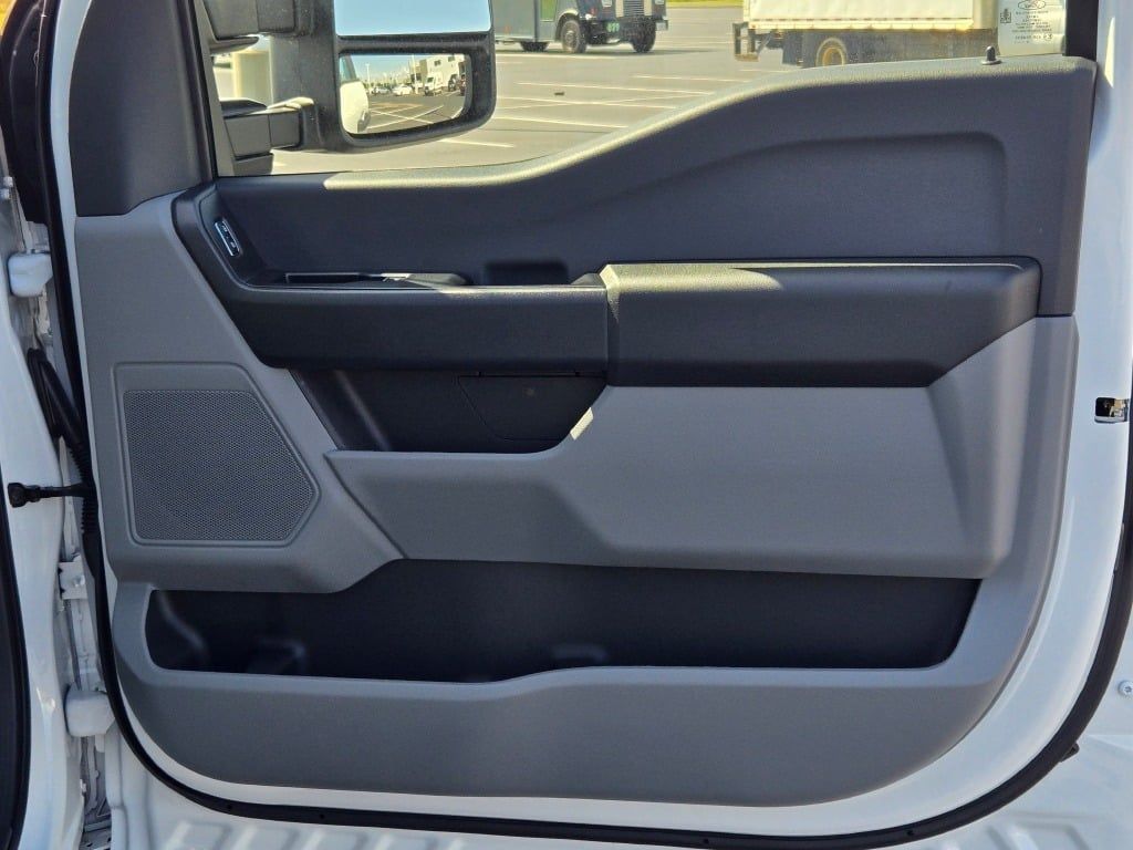 2026 Ford F-550 photo 4