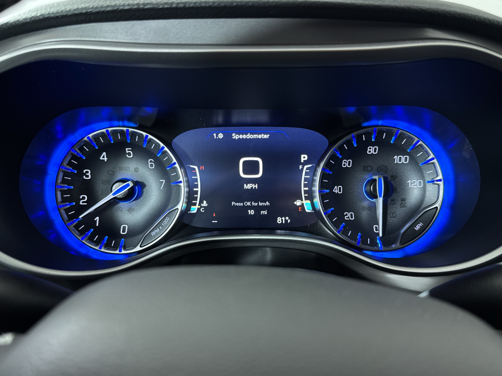 2025 Chrysler Pacifica photo 32