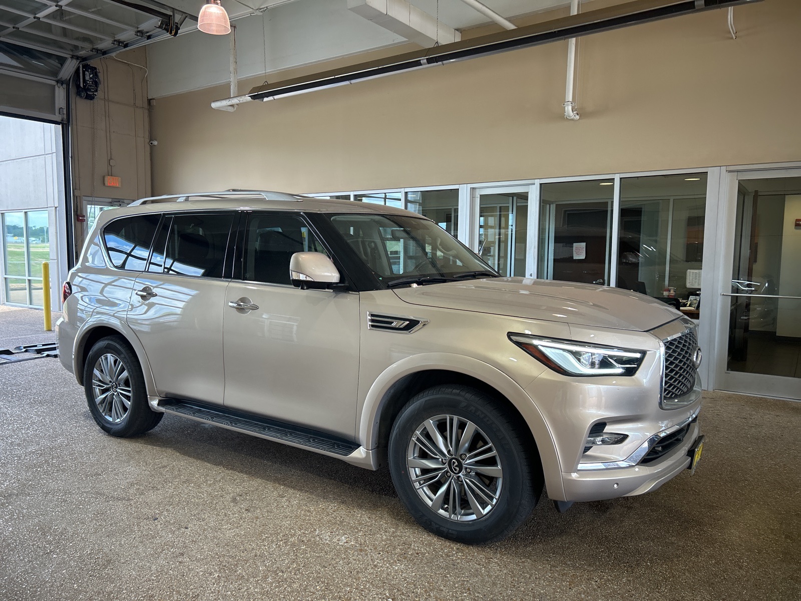 2021 Infiniti QX80 Luxe photo 30
