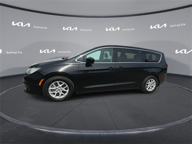 2017 Chrysler Pacifica LX photo 7