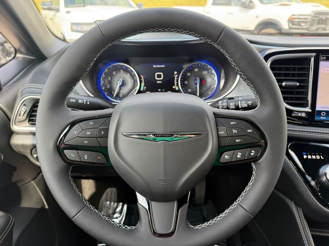 2026 Chrysler Pacifica Limited photo 14