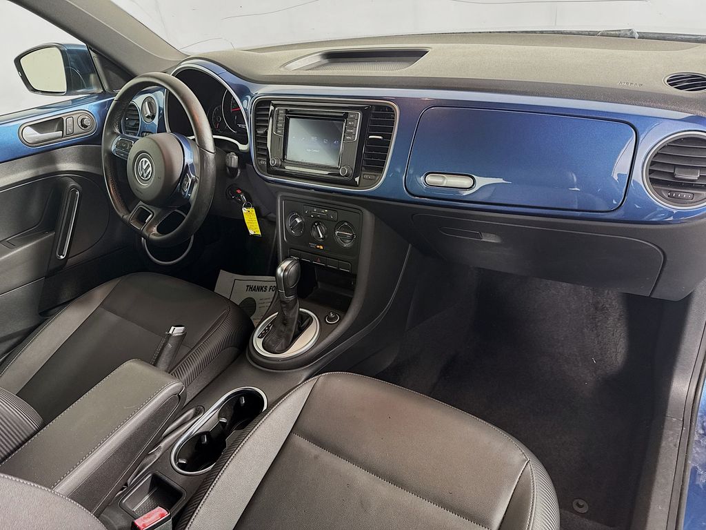 2016 Volkswagen Beetle 1.8T SE photo 28