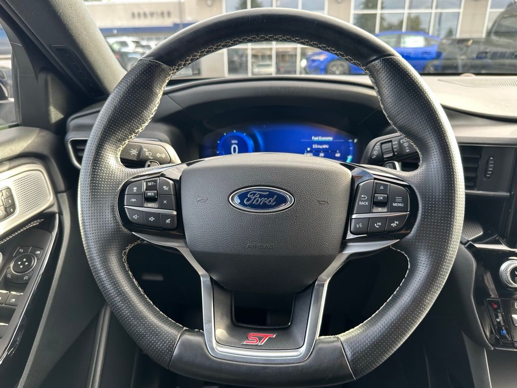 2021 Ford Explorer ST photo 17