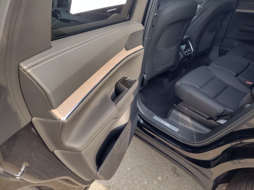 2025 VOLVO EX90 - Image 18