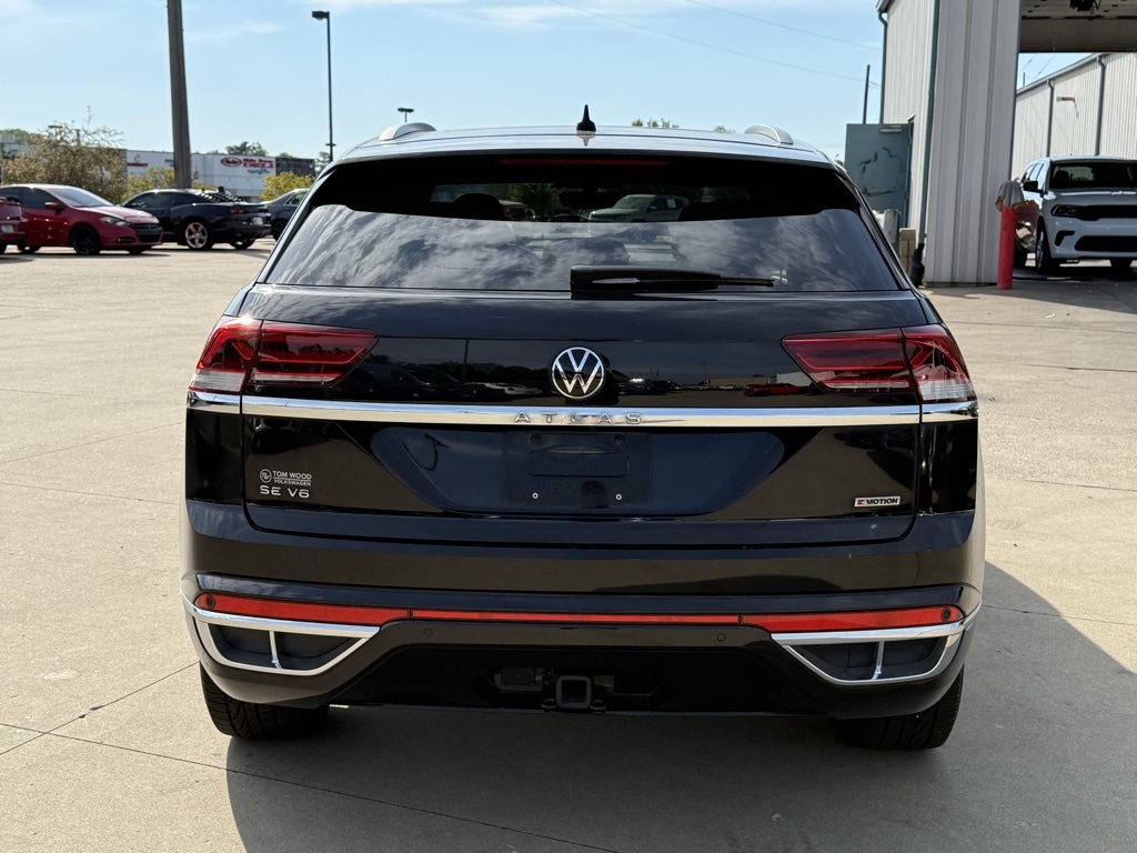 2021 Volkswagen Atlas Cross Sport V6 SE Technology R-Line photo 5