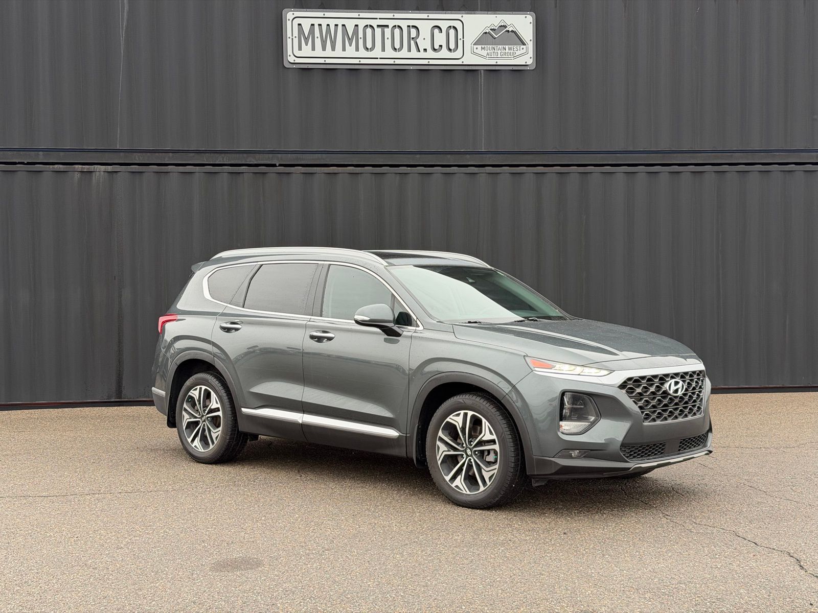 2019 Hyundai Santa Fe Limited's photo