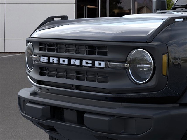 2025 Ford Bronco Base photo 17