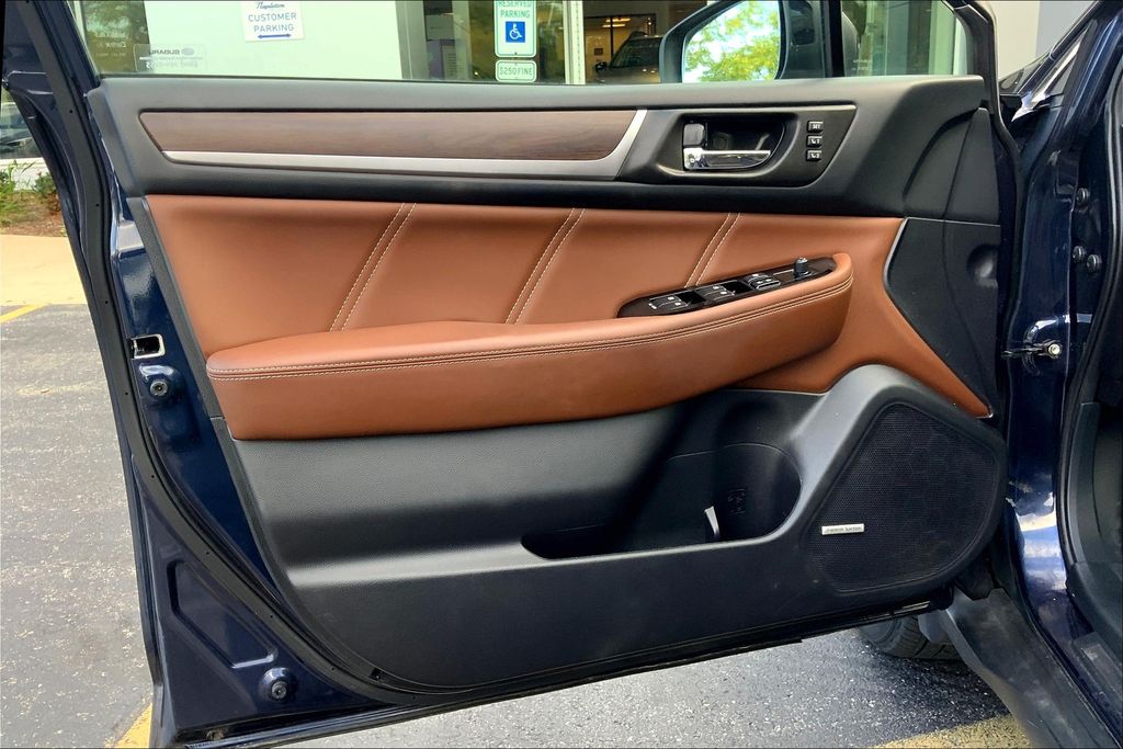 2018 Subaru Outback 2.5i Touring photo 21
