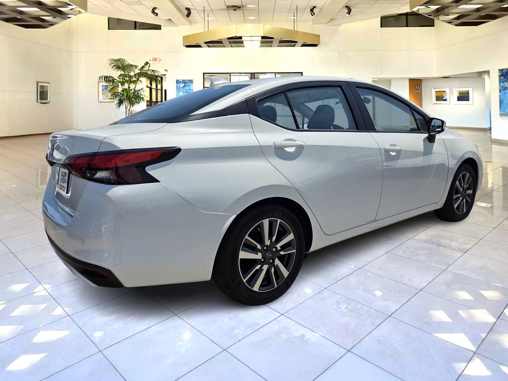 2025 Nissan Versa SV photo 4