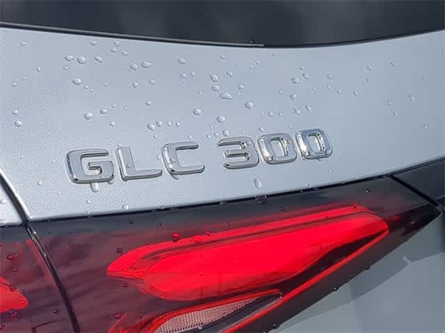 2025 Mercedes Benz GLC 300 4MATIC photo 4