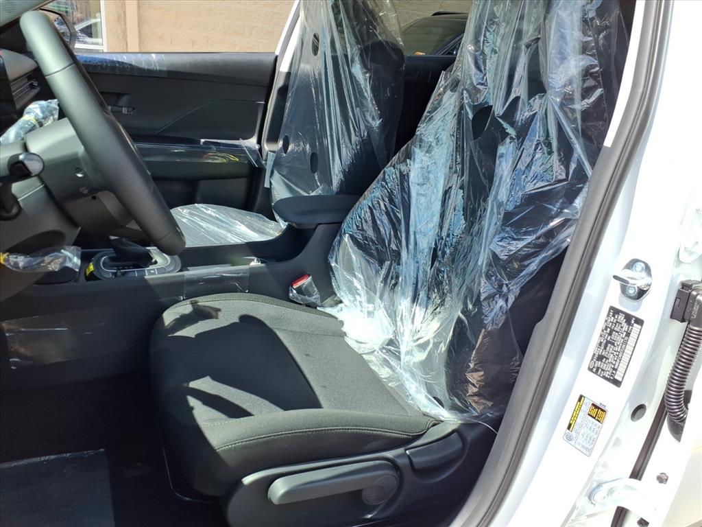 2026 Hyundai Kona SEL photo 4