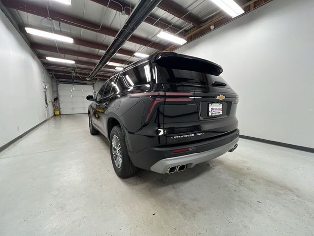2025 Chevrolet Traverse 2LT photo 4
