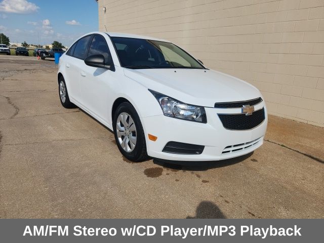 2014 Chevrolet Cruze LS photo 3