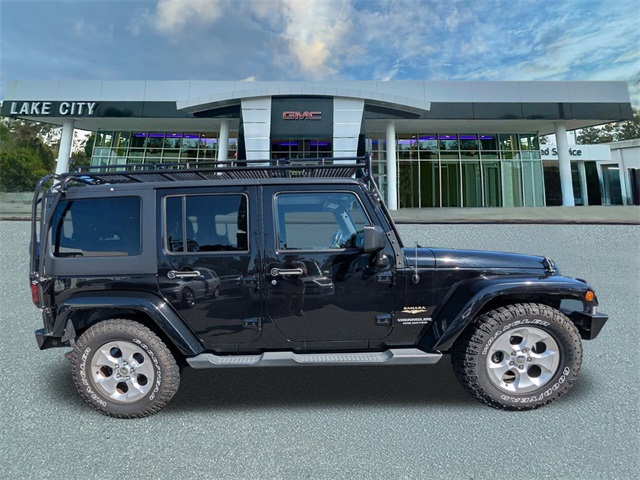 2015 Jeep Wrangler Unlimited Sahara photo 2
