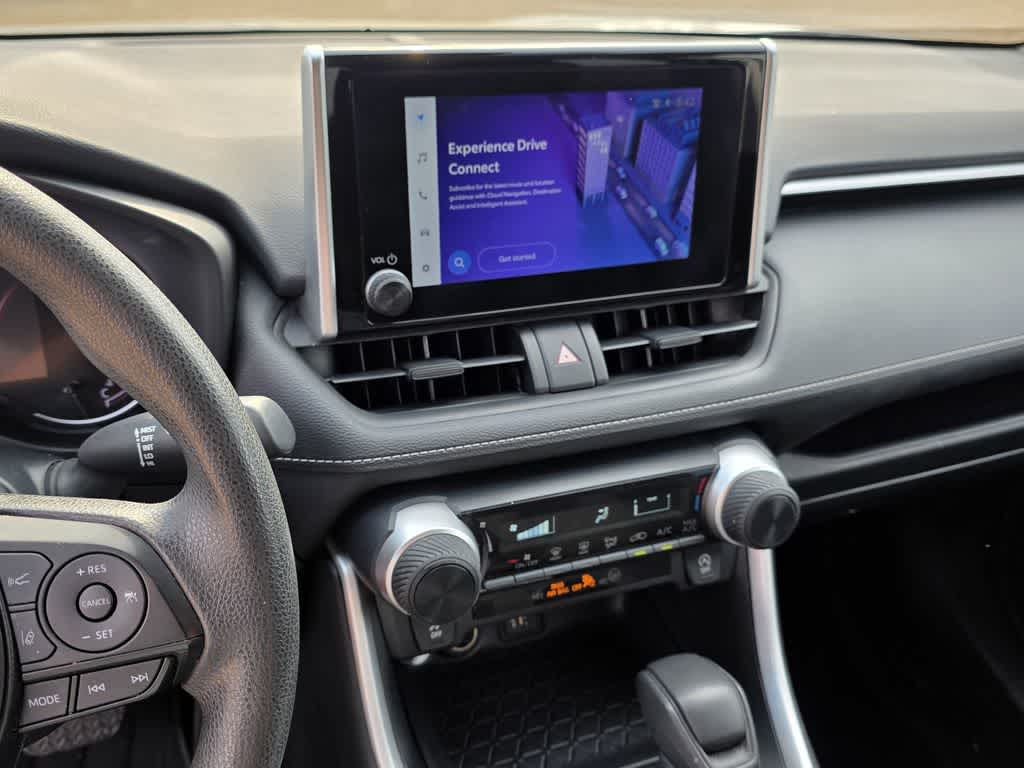 2024 Toyota RAV4 LE photo 4