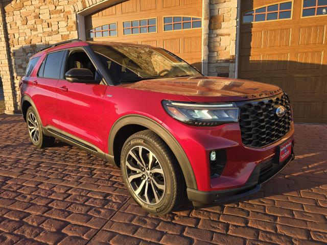 2026 Ford Explorer ST-LINE's photo