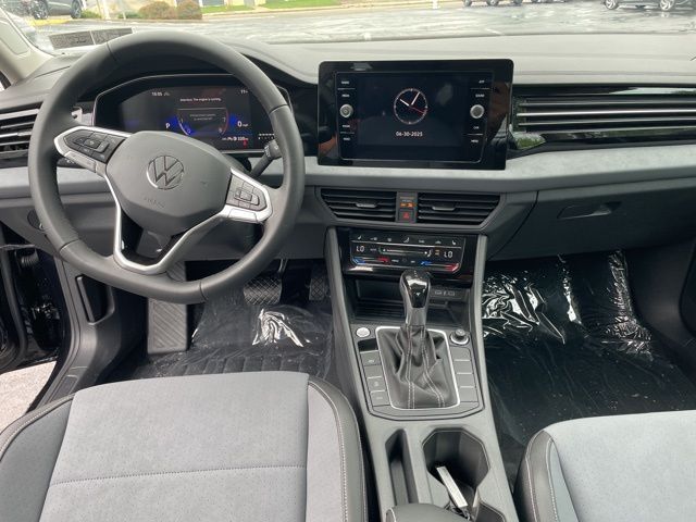 2025 Volkswagen Jetta 1.5T SE photo 13