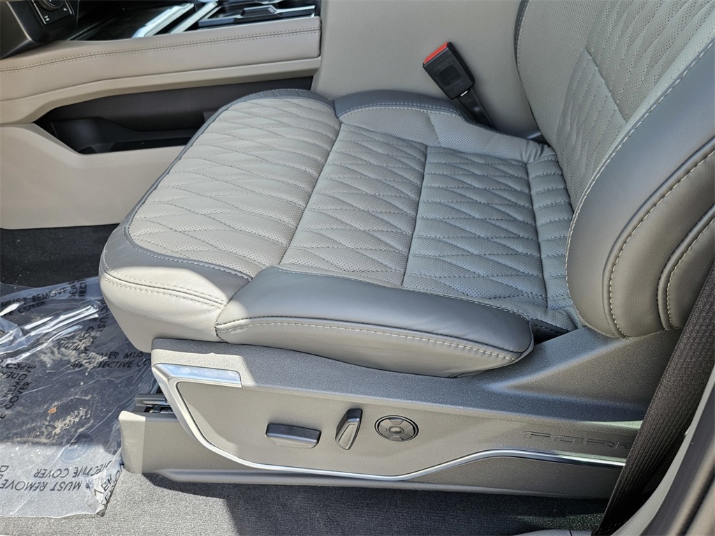 2026 Ford F-250 Platinum photo 15