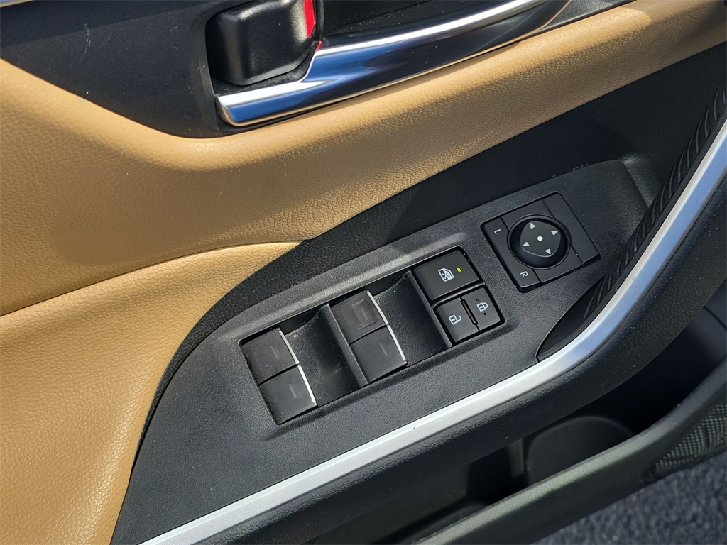 2022 Toyota RAV4 XLE photo 17
