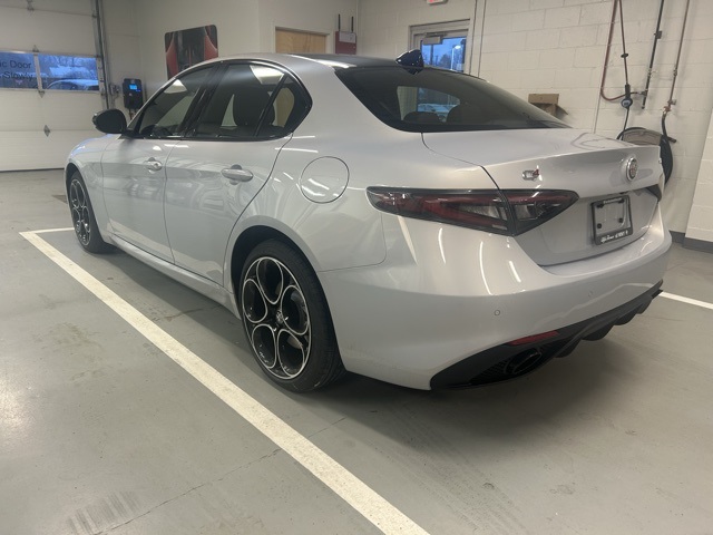 2025 Alfa Romeo Giulia Base photo 6